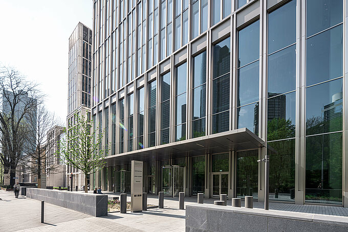 Mixed-use high-rise Marienturm in Frankfurt's banking district